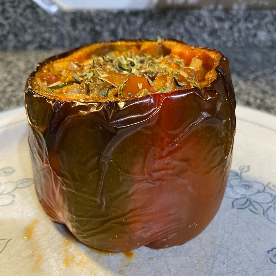 Pimientos rellenos de pollo y verduras 