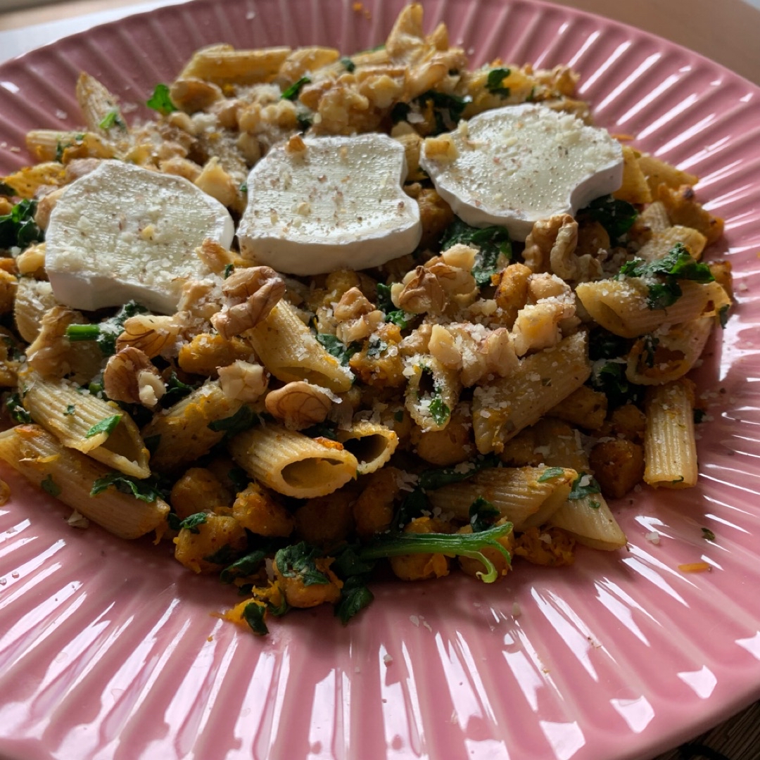 Macarrones integrales con soja texturizada y espinacas 🍝🥕🥬 Macarrones integrales con soja texturizada y espinacas 🍝🥕🥬