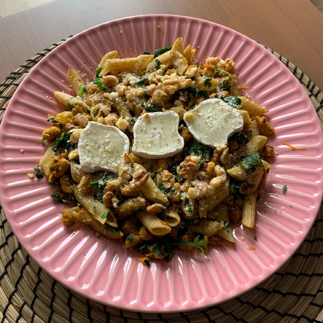 Macarrones integrales con soja texturizada y espinacas 🍝🥕🥬 Macarrones integrales con soja texturizada y espinacas 🍝🥕🥬