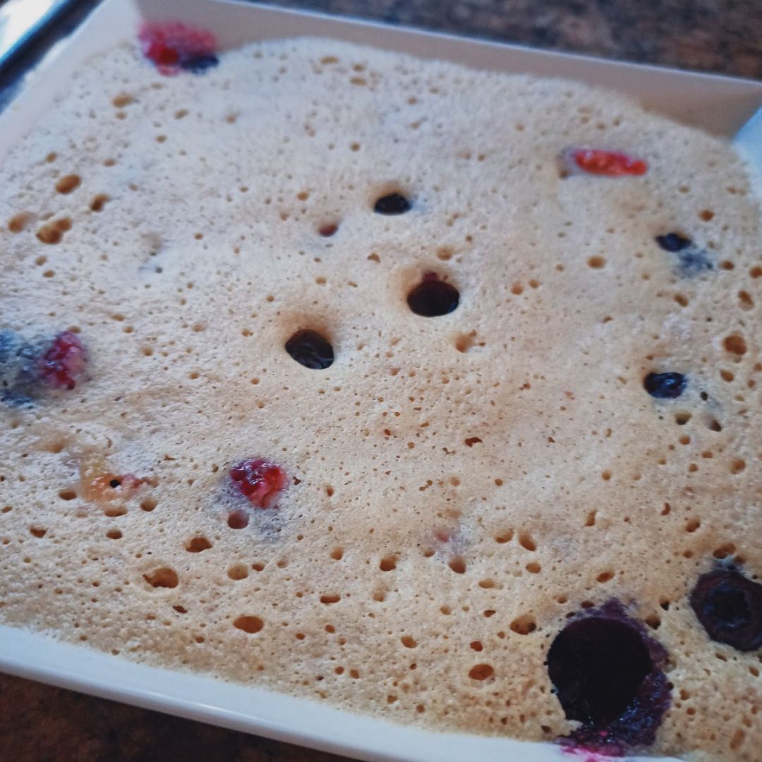 DELICIOSO BIZCOCHO DE QUESO BATIDO Y ARÁNDANOS🥛🫐 EN 5' DELICIOSO BIZCOCHO DE QUESO BATIDO Y ARÁNDANOS🥛🫐 EN 5'