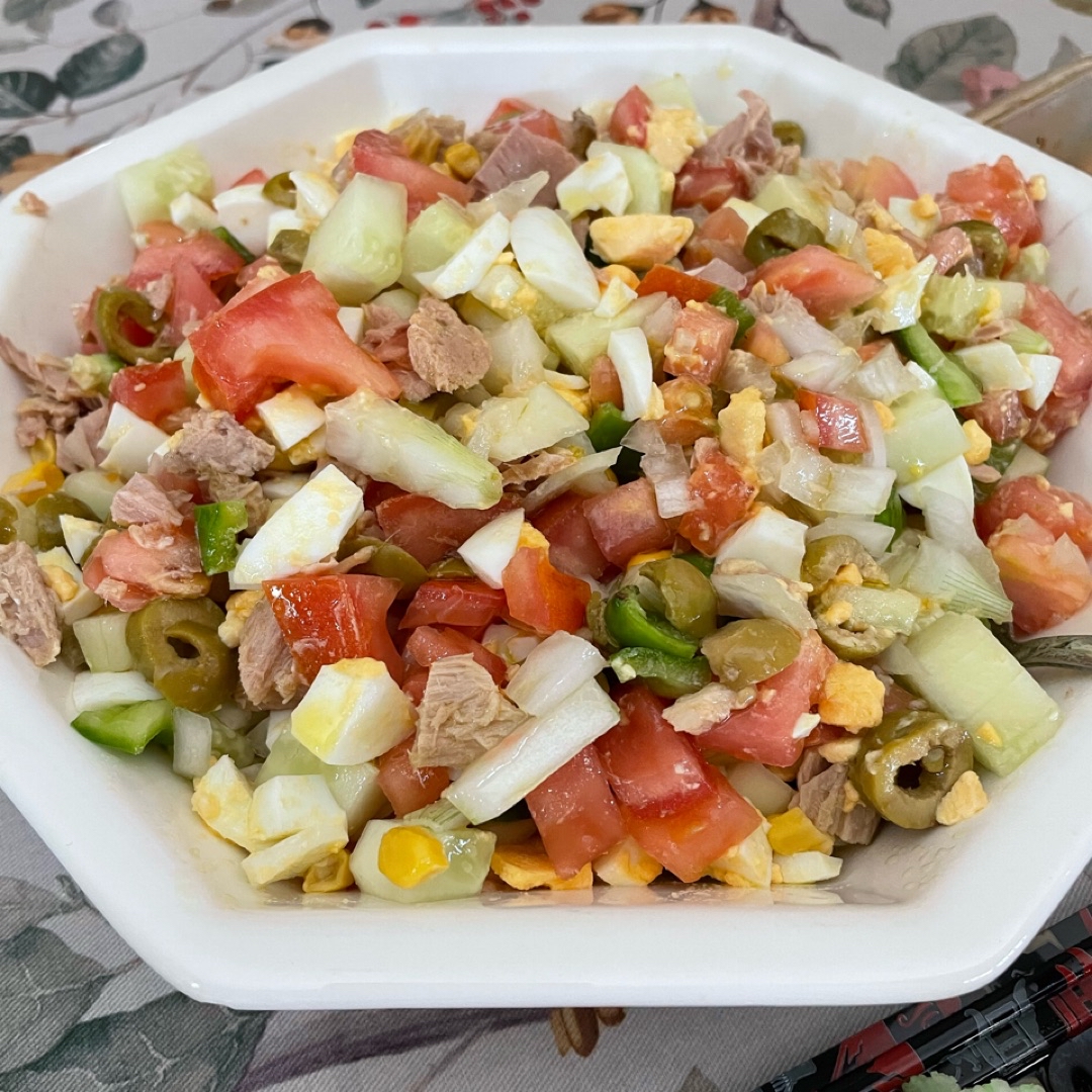 Pipirrana con más cositas. Pipirrana con más cositas.