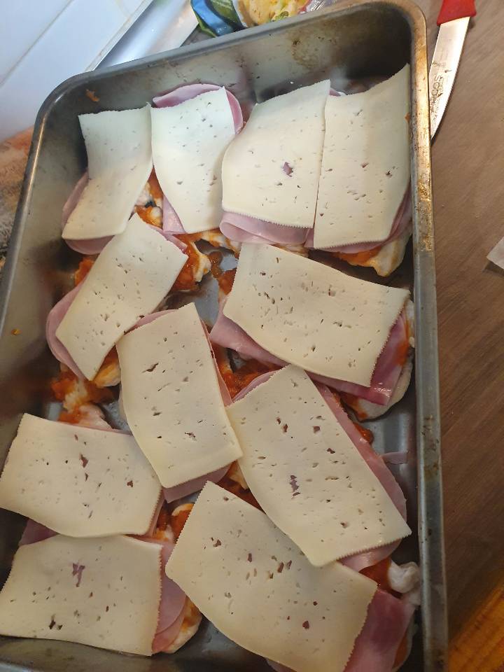 Pechuga con jamon York y queso Pechuga con jamon York y queso