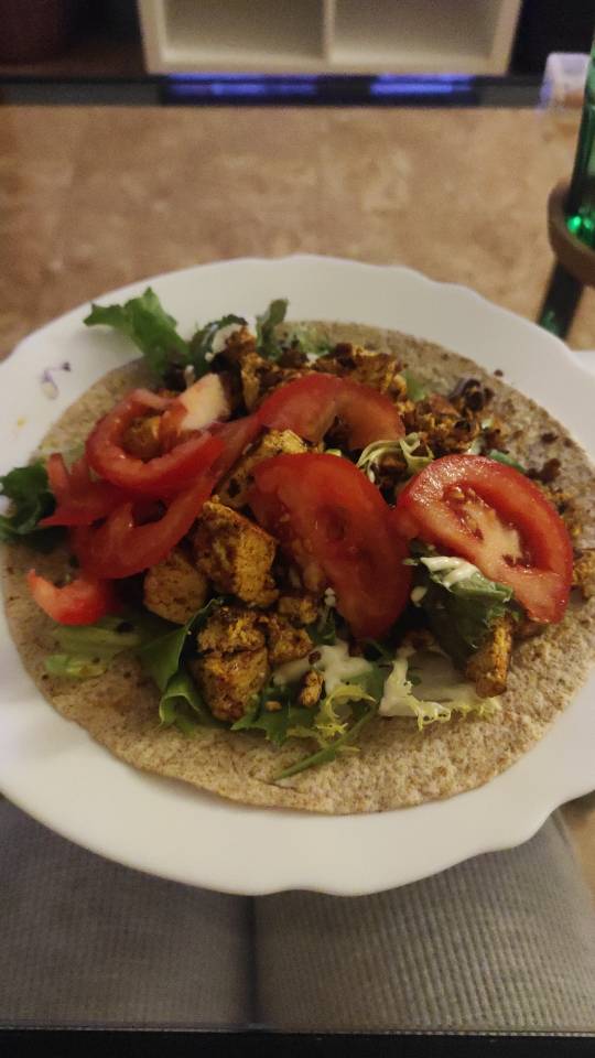 Wrap de tofu marinado Wrap de tofu marinado
