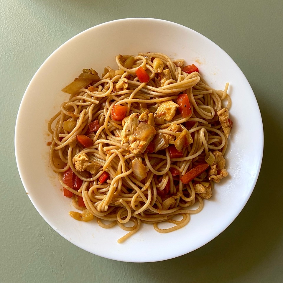 🍝 Espaguetis integrales con verduras y pollo 🍝 Espaguetis integrales con verduras y pollo