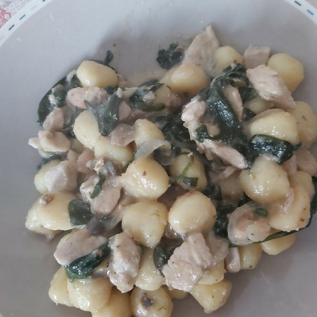 Ñoquis de patata con pollo Ñoquis de patata con pollo