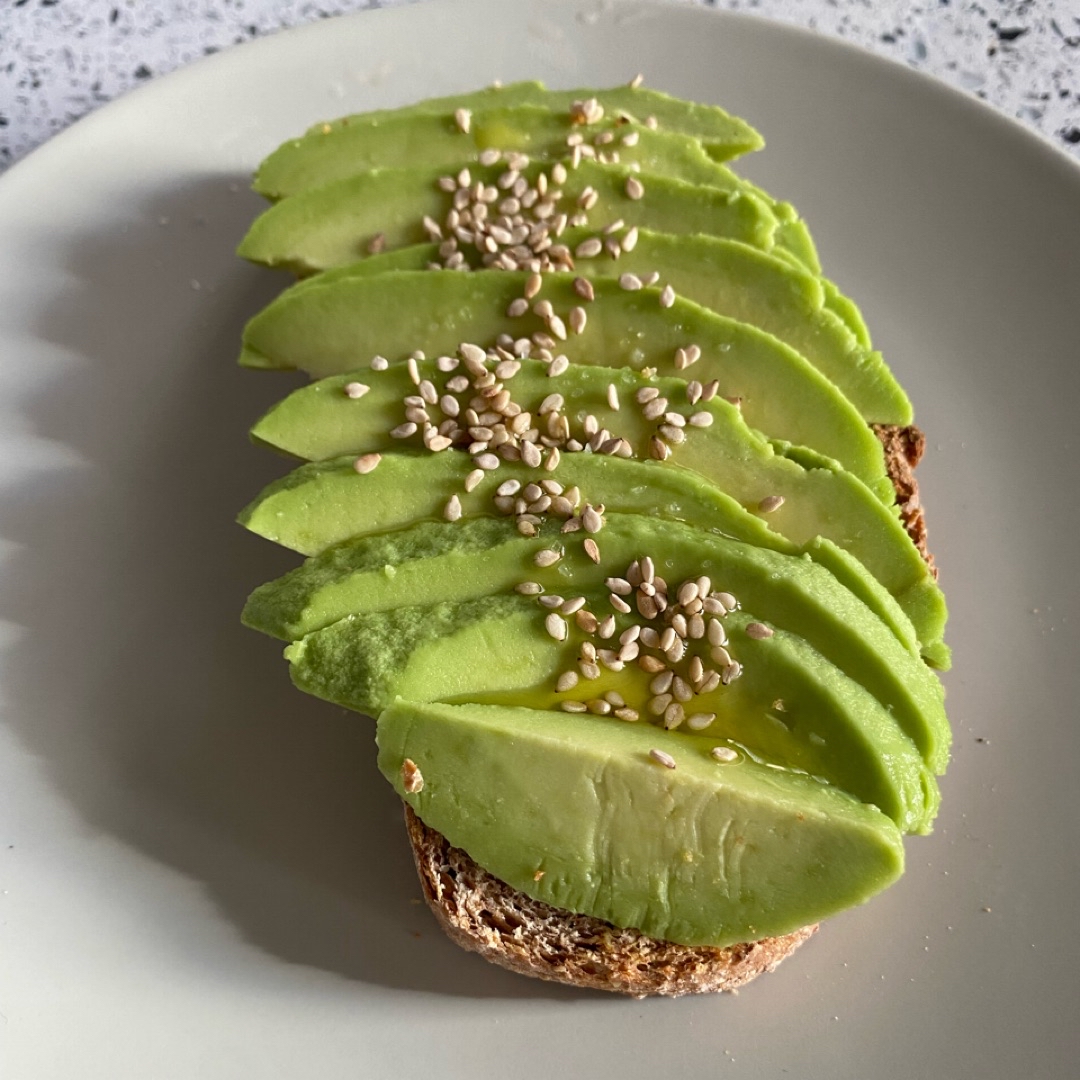 Tostada integral de aguacate 