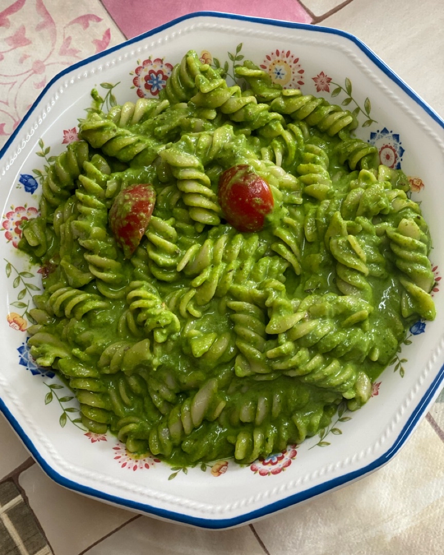 Pasta con pesto de espinaca Pasta con pesto de espinaca