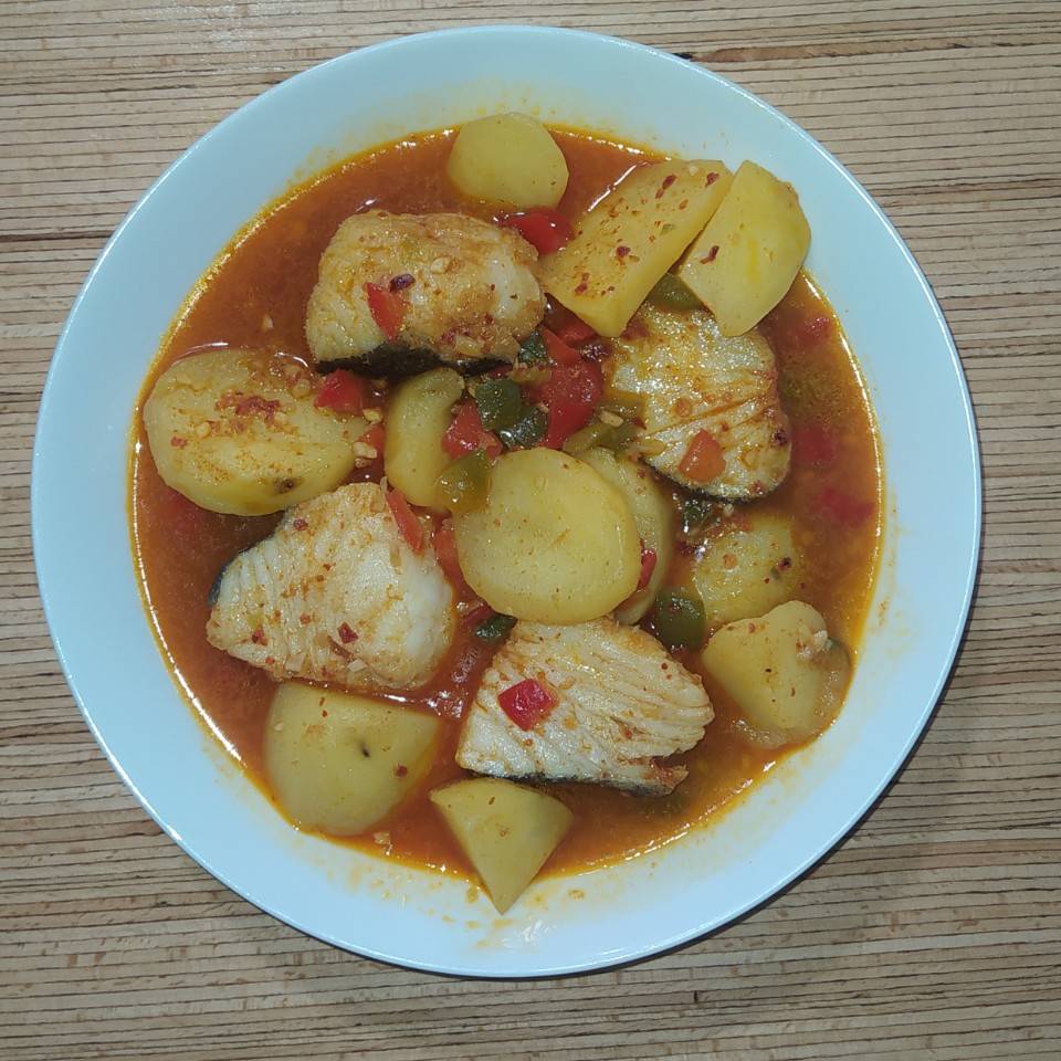 Guiso de patatas 馃 y bacalao 馃悷 Guiso de patatas 馃 y bacalao 馃悷