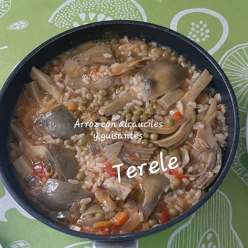 Arroz con alcauciles y guisantes Arroz con alcauciles y guisantes