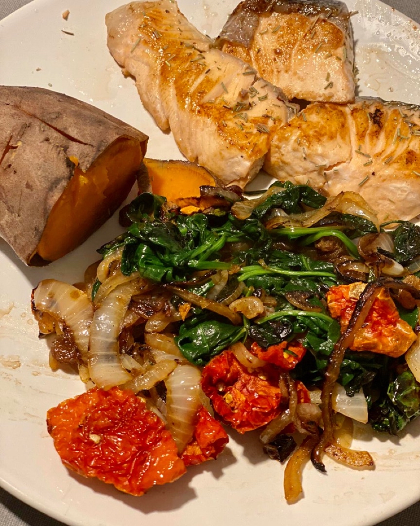 Salmón con verduras y boniato Salmón con verduras y boniato