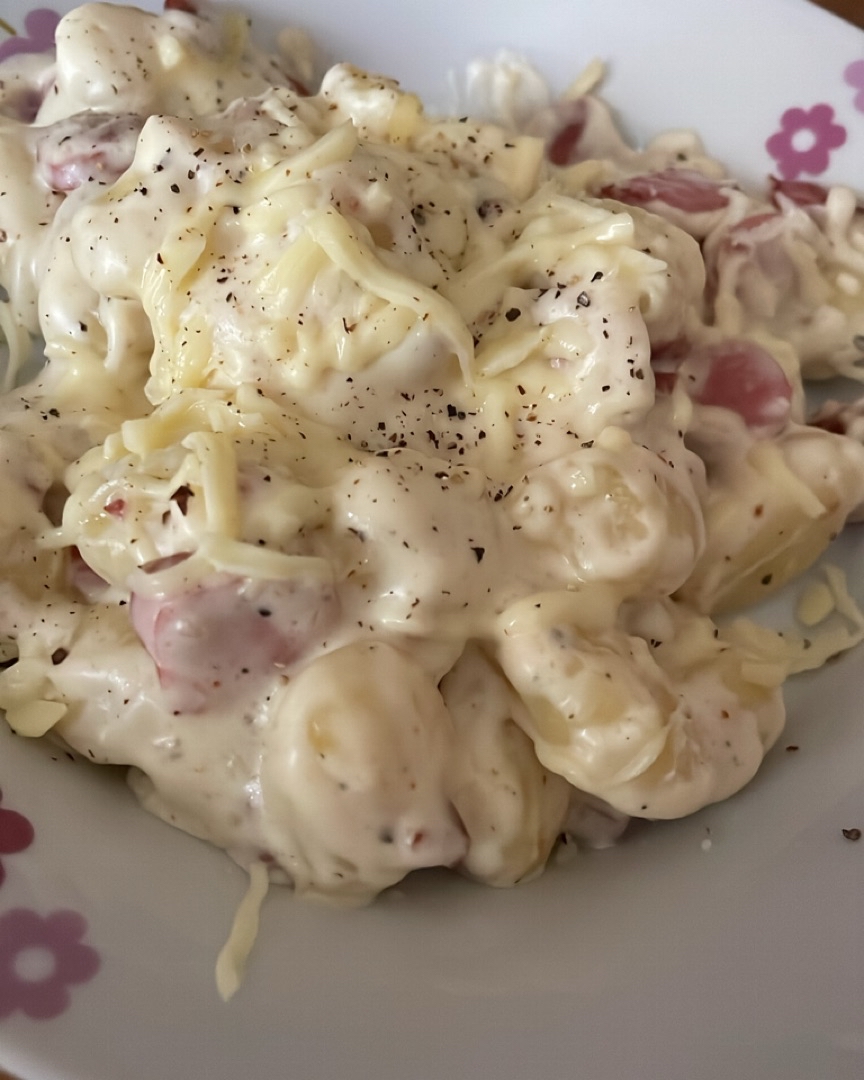 Ñoquis con queso y salchichas Ñoquis con queso y salchichas