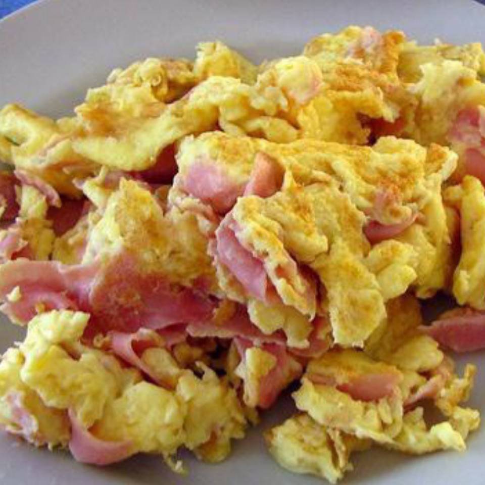 Huevo revuelto con jamon Huevo revuelto con jamon