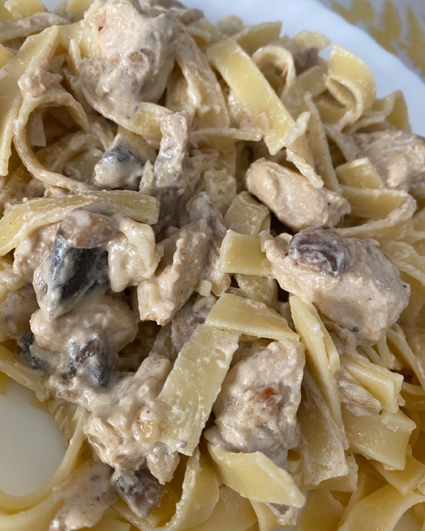 Pasta con pollo y champiñones 👩🏼🍳 Pasta con pollo y champiñones 👩🏼🍳