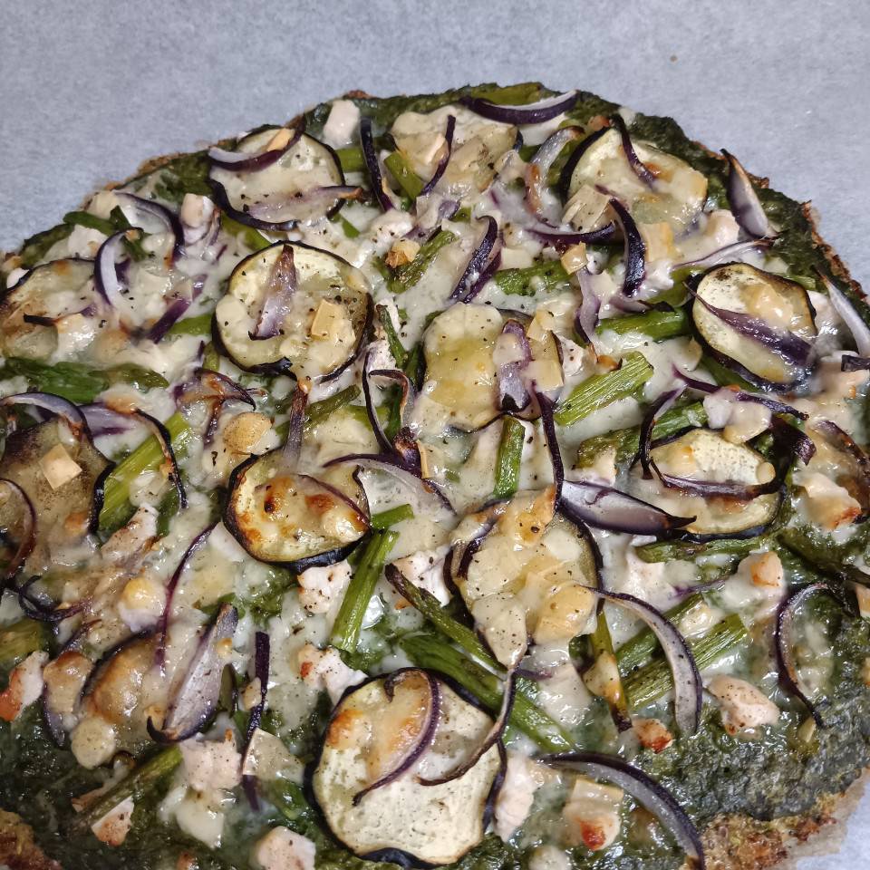 Pizza fit con masa de brócoli Pizza fit con masa de brócoli
