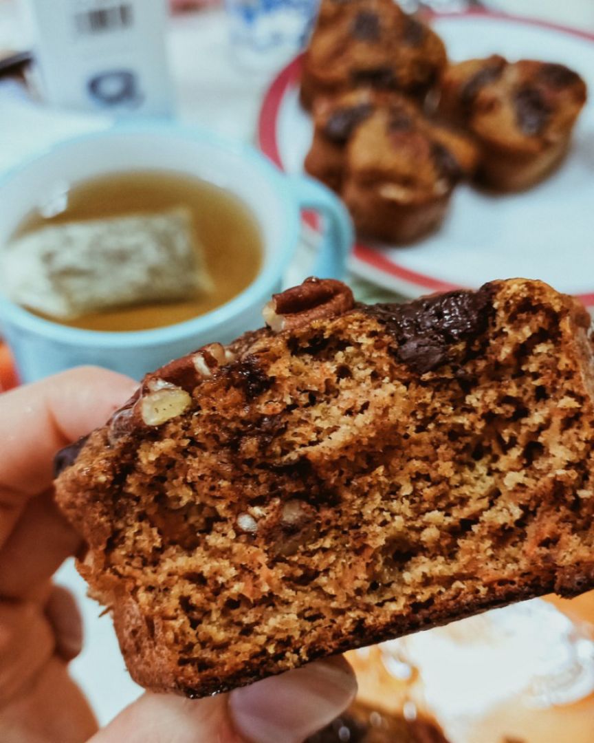 Muffins de zanahoria 🥕, uvas 🍇 pasas, nueces pecanas y chocolate 🍫. Paso 5 Muffins de zanahoria 🥕, uvas 🍇 pasas, nueces pecanas y chocolate 🍫. Paso 5