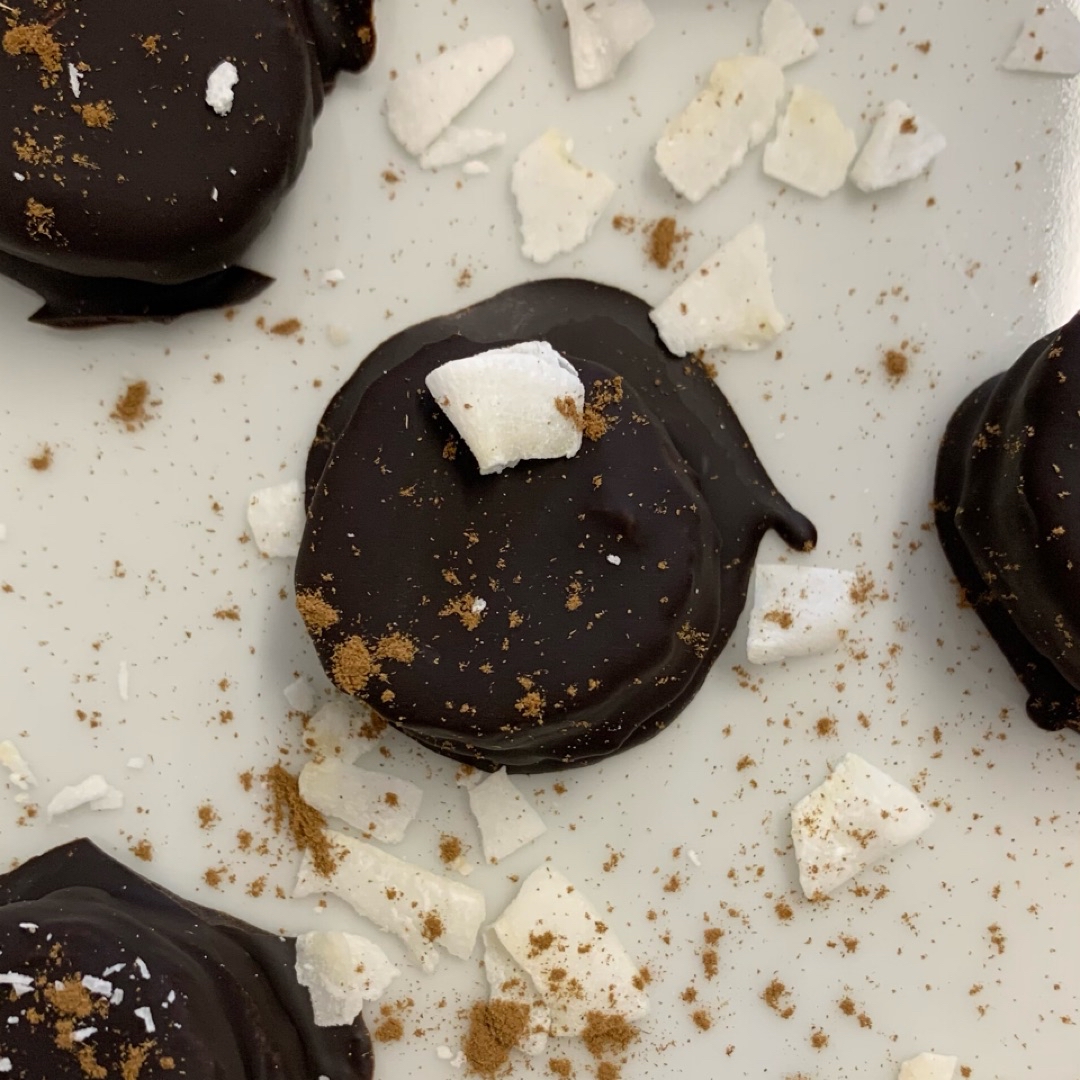Bocaditos de plátano, chocolate y crema de cacahuete