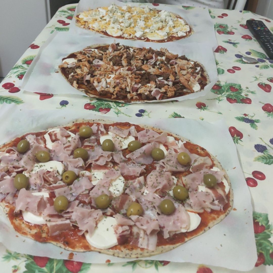 Pizza con base de coliflor y semillas varias