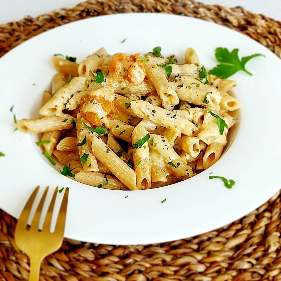 Pasta con queso feta y tomates cherry Pasta con queso feta y tomates cherry