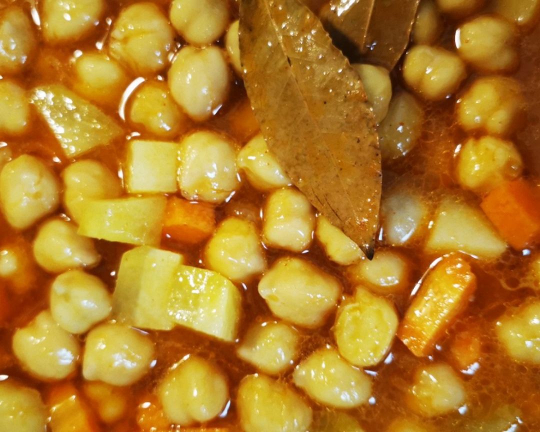 Garbanzos con zanahoria y patata Garbanzos con zanahoria y patata