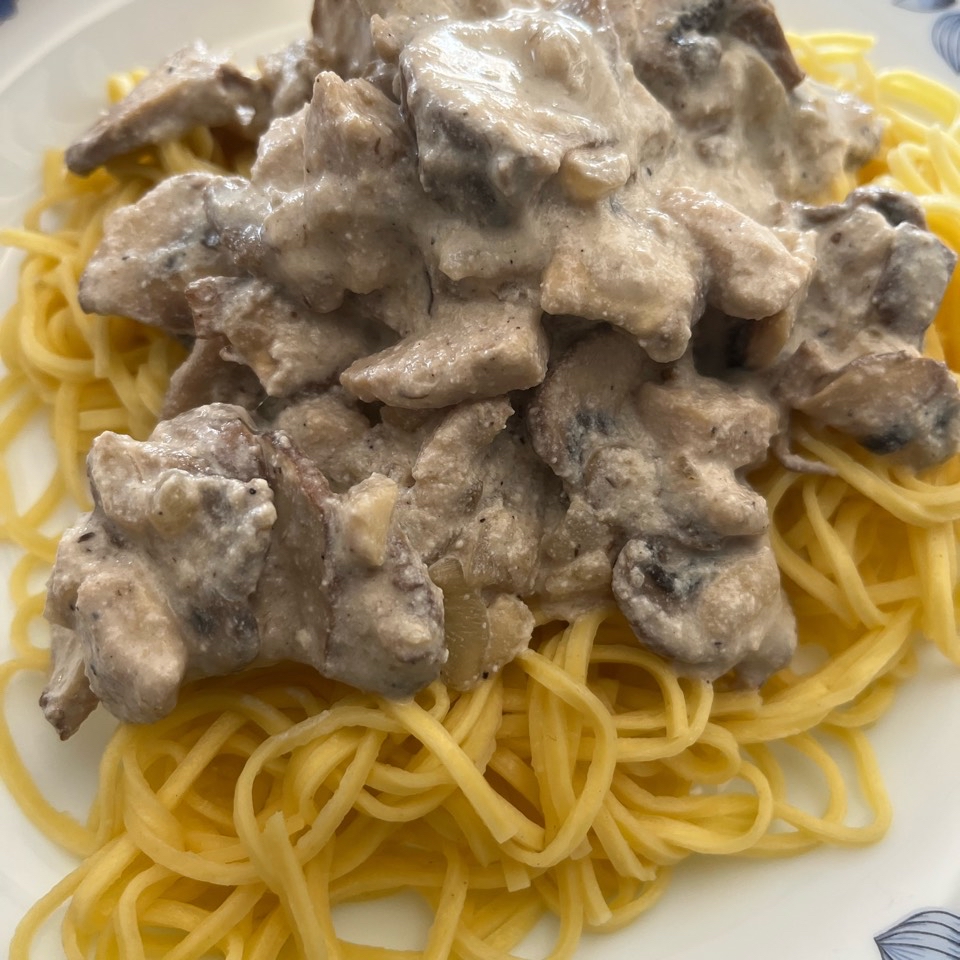Pasta con pollo, champis y ricotta Pasta con pollo, champis y ricotta