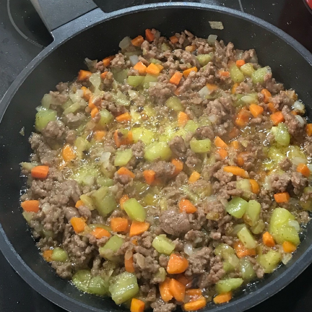 Tagliatelle (vegetales) a la boloñesa con berenjena Paso 2 Tagliatelle (vegetales) a la boloñesa con berenjena Paso 2