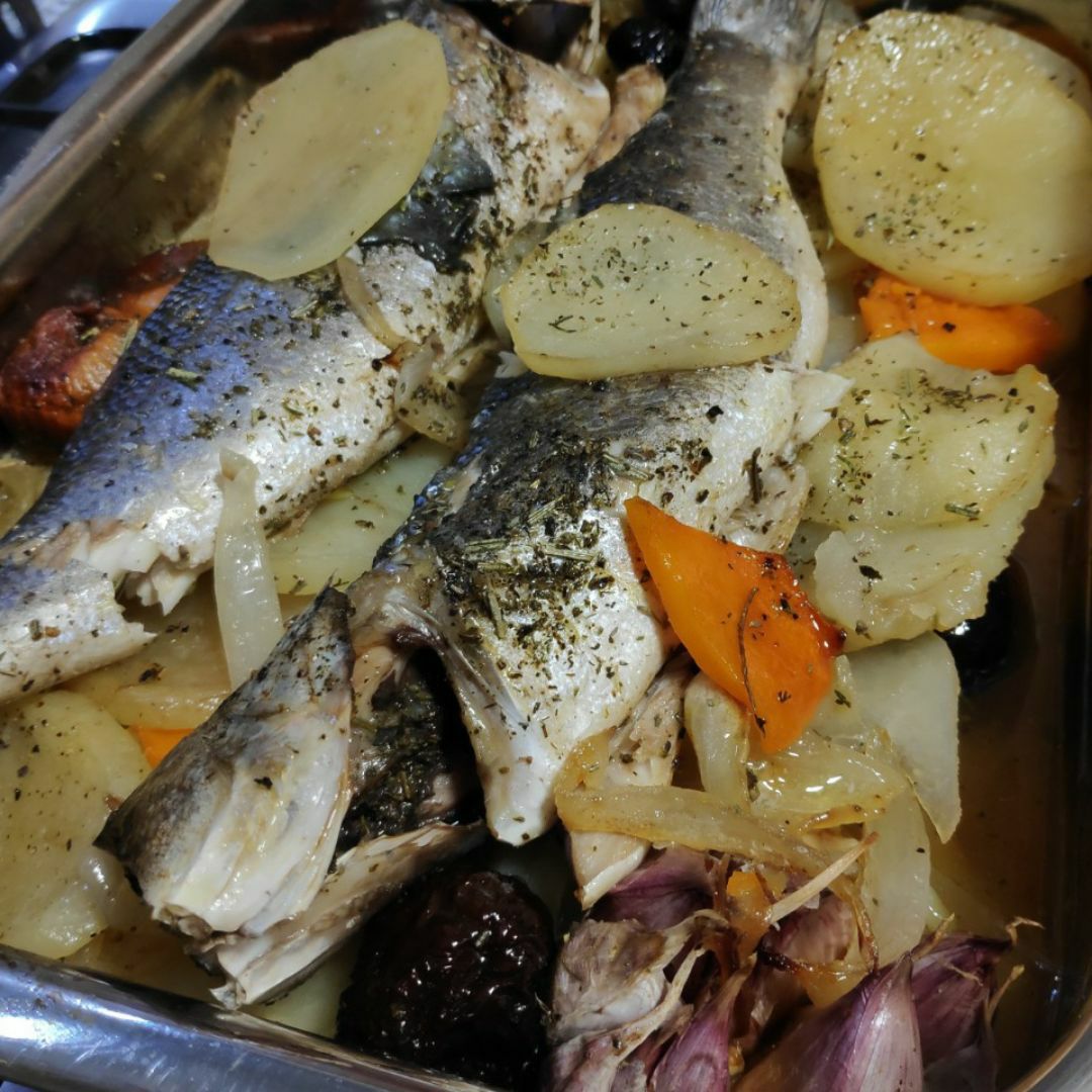 Lubinas al horno con verduras Lubinas al horno con verduras