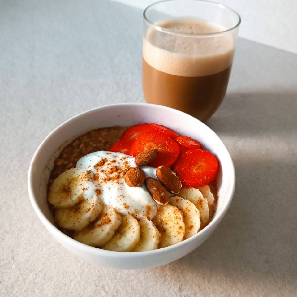 Porridge de avena de fresa y platano Porridge de avena de fresa y platano