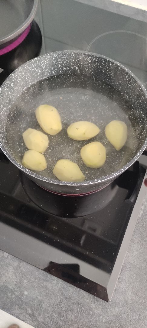 Salmon a la plancha con patatas y esparragos Paso 0