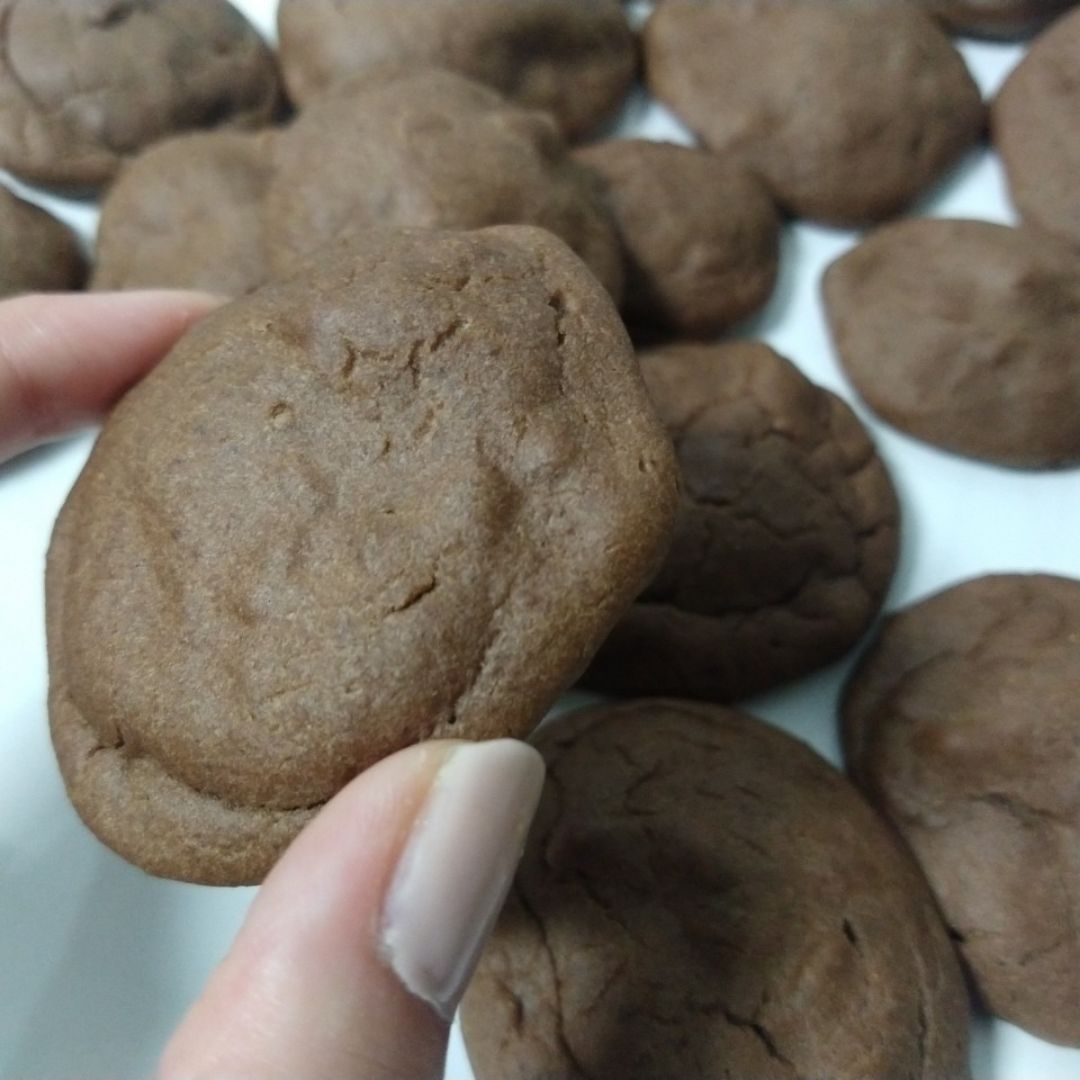 Galletas de garbanzos, crema de cacahuate y cacao. Galletas de garbanzos, crema de cacahuate y cacao.