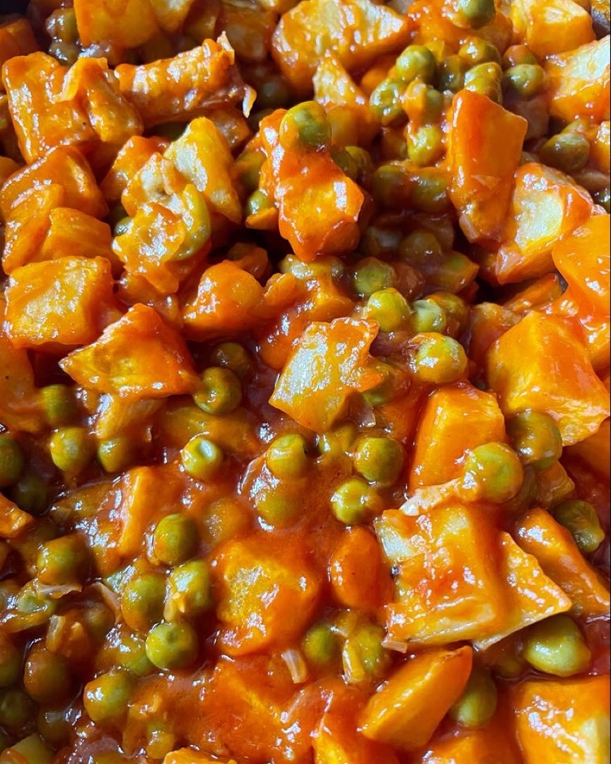 Patatas con guisantes y tomate Patatas con guisantes y tomate