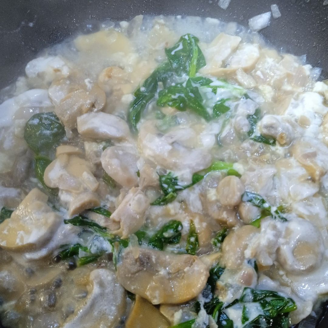 Macarrones con champiñones y espinacas Paso 1