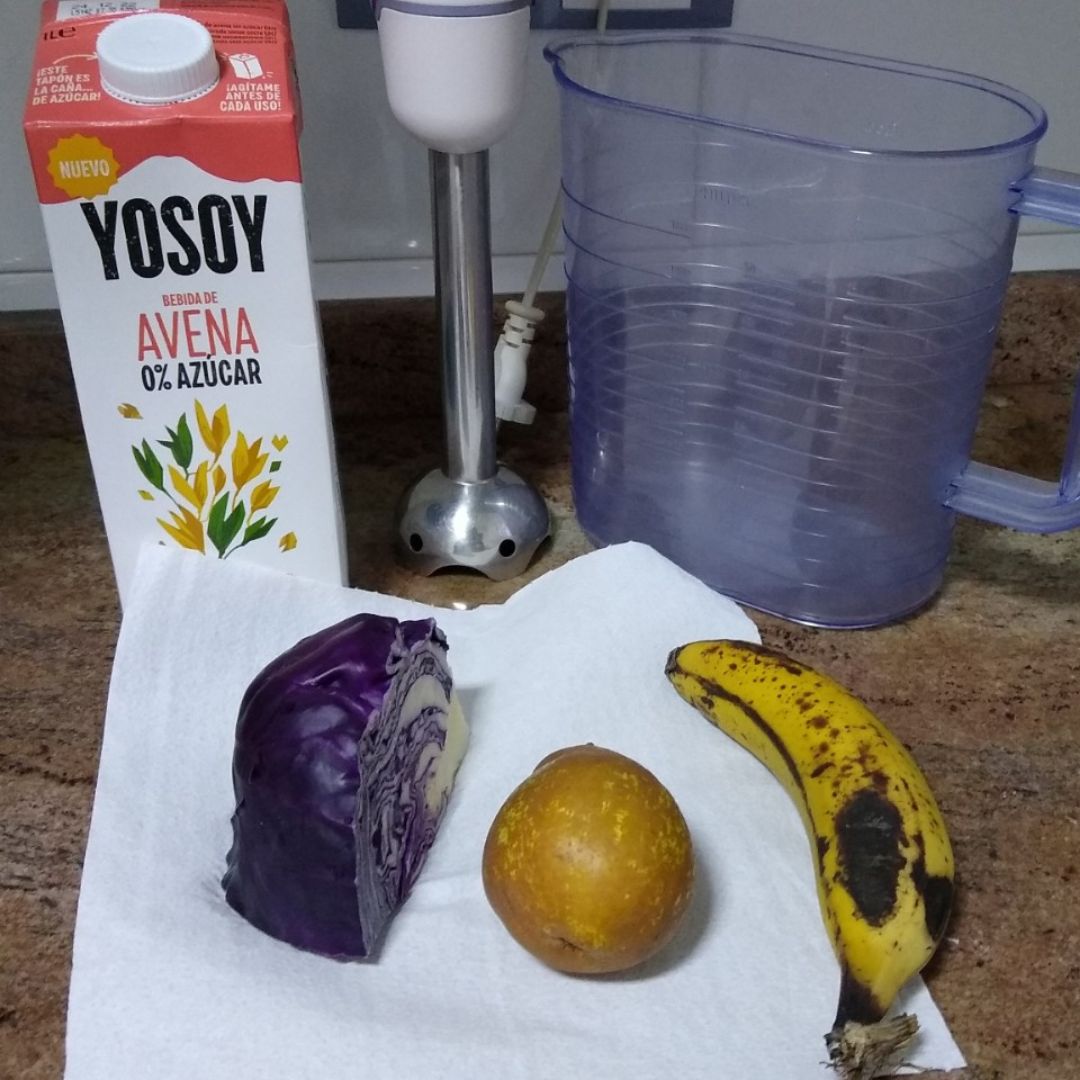 Smoothie de lombarda, plátano y pera. Paso 0 Smoothie de lombarda, plátano y pera. Paso 0