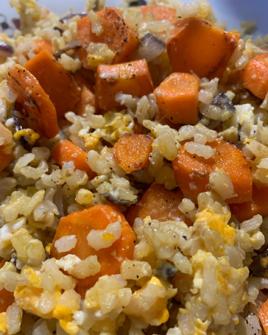 Arroz con verduras y huevo Arroz con verduras y huevo
