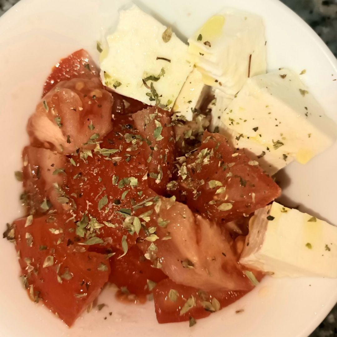 🧀Ensalada de tomate y queso fresco🍅 🧀Ensalada de tomate y queso fresco🍅