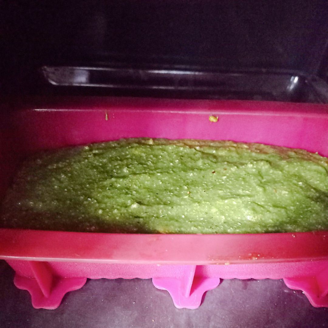 Bizcocho 💚 de pistachos, plátano 🍌 y mango 🥭 Paso 4