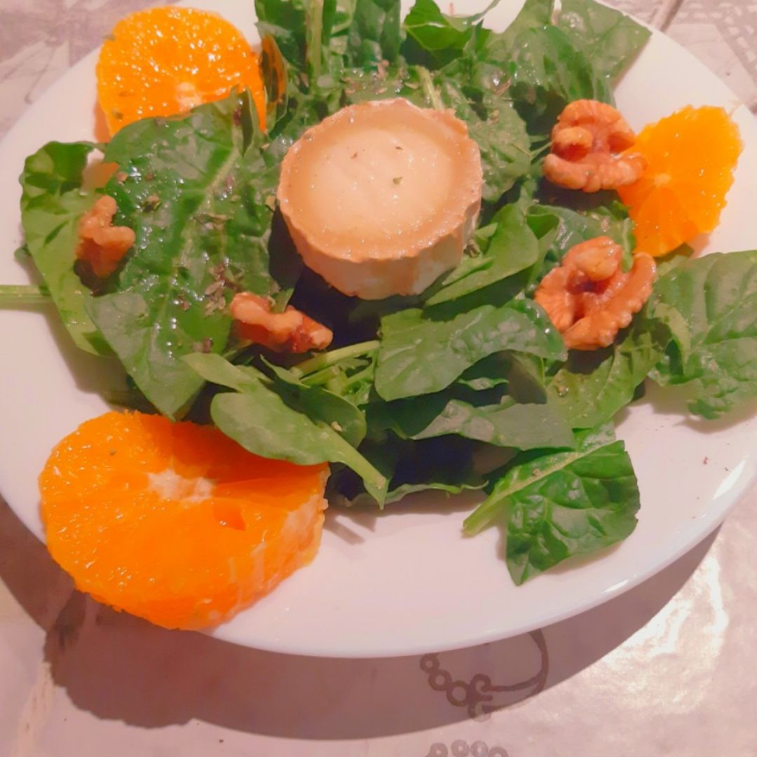 ENSALADA DE ESPINACAS, NARANJA Y QUESO 🧀 ENSALADA DE ESPINACAS, NARANJA Y QUESO 🧀