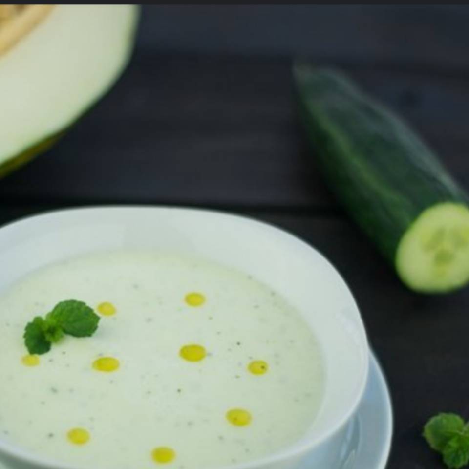 Sopa ✨ Refrescante ✨ de Melón y Pepino 🍈🥒