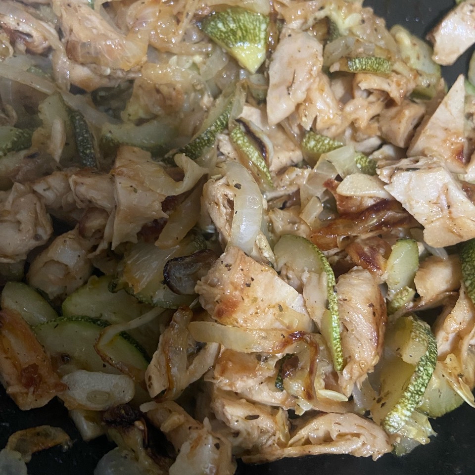 Heura salteada con cebolla y calabacín Heura salteada con cebolla y calabacín