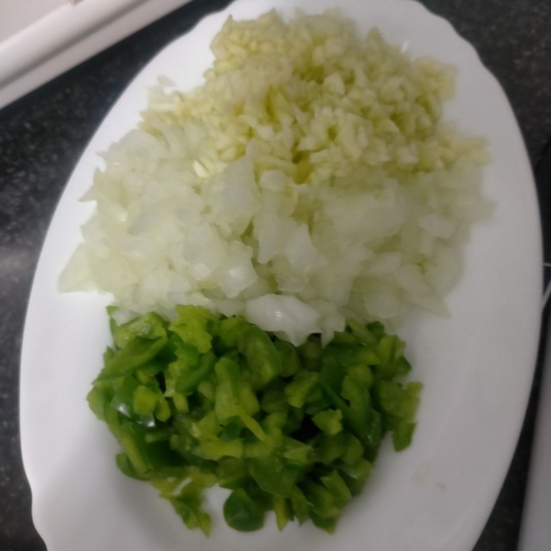 Arroz con lomo y verduras  Paso 1