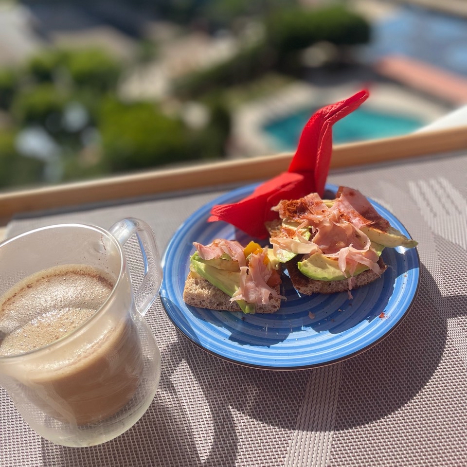 Avocado summer Avocado summer
