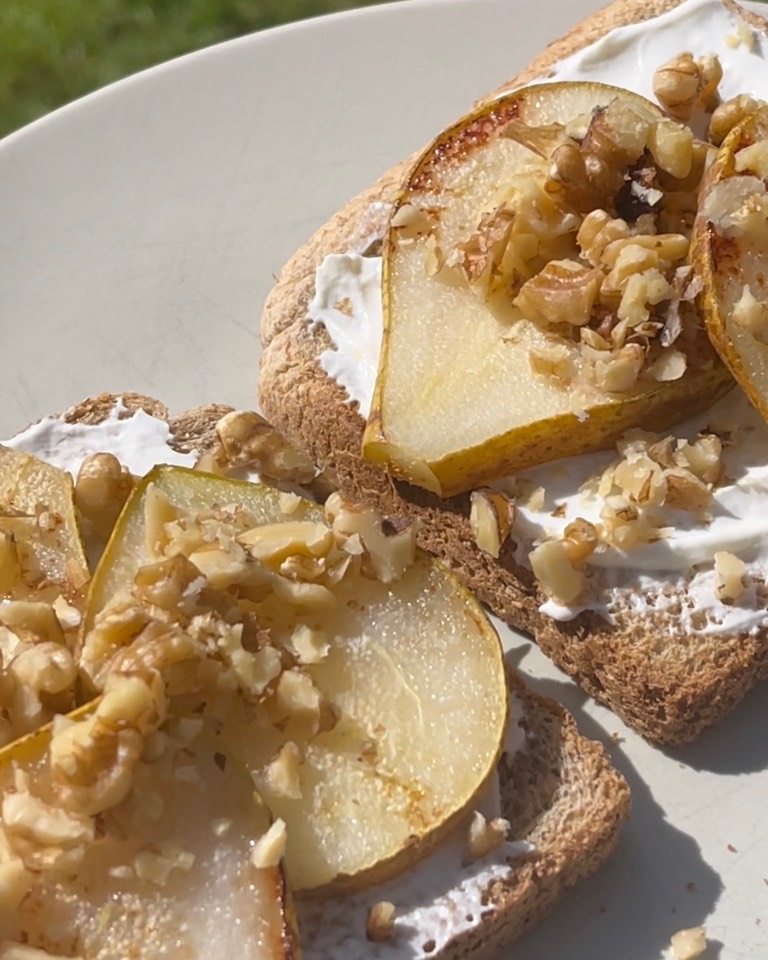 Tostada con pera 🍐 