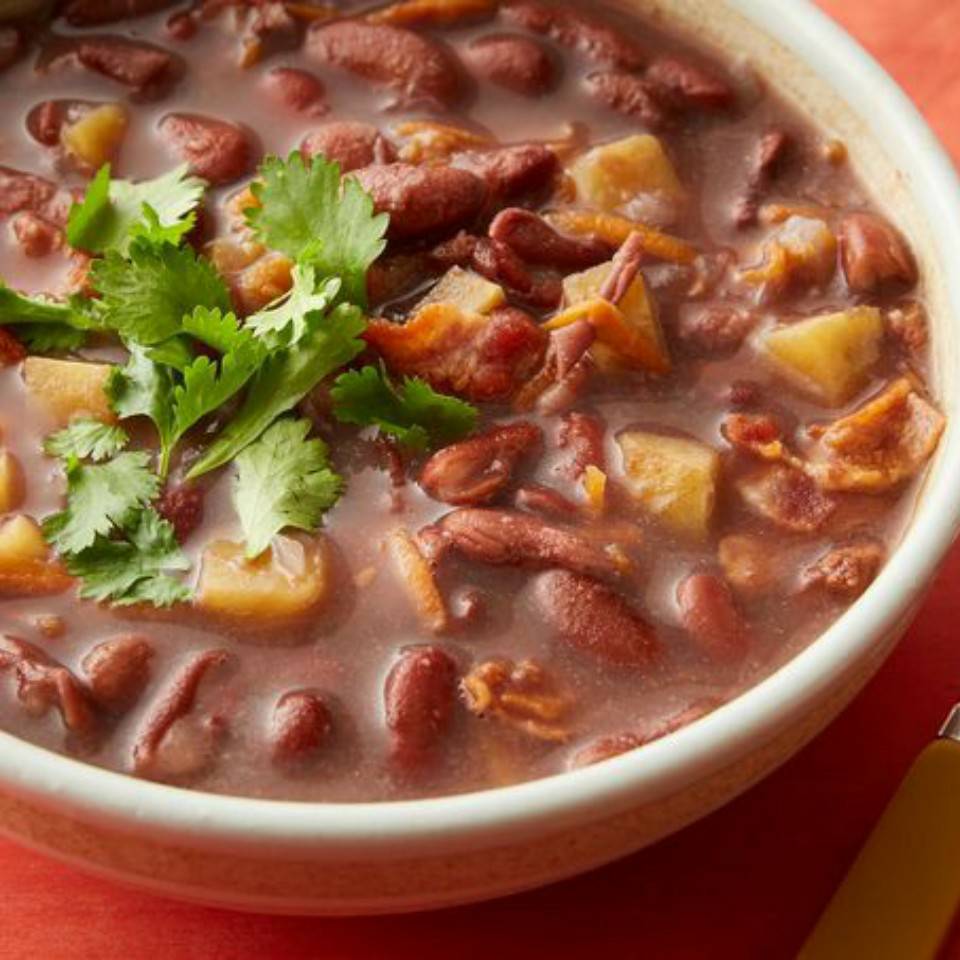 Frijoles con chuleta de aguja Frijoles con chuleta de aguja