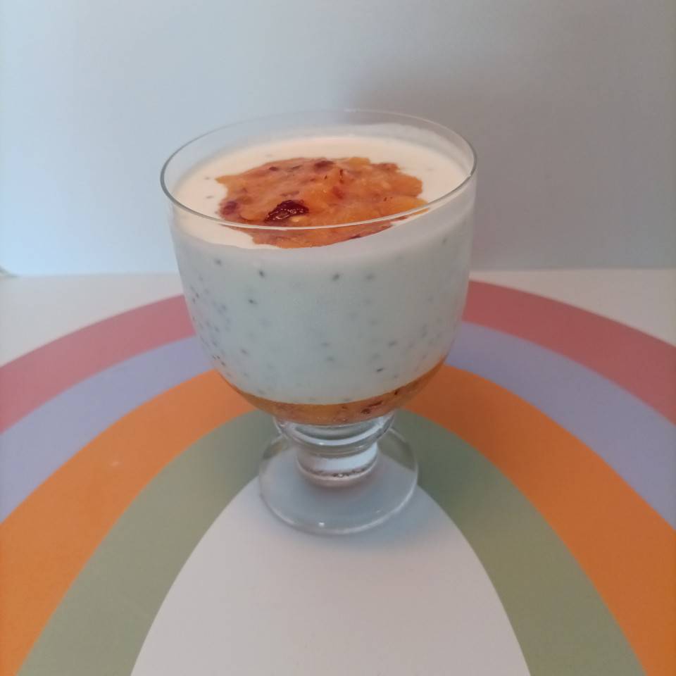 Vaso de nactarina y yogur Vaso de nactarina y yogur