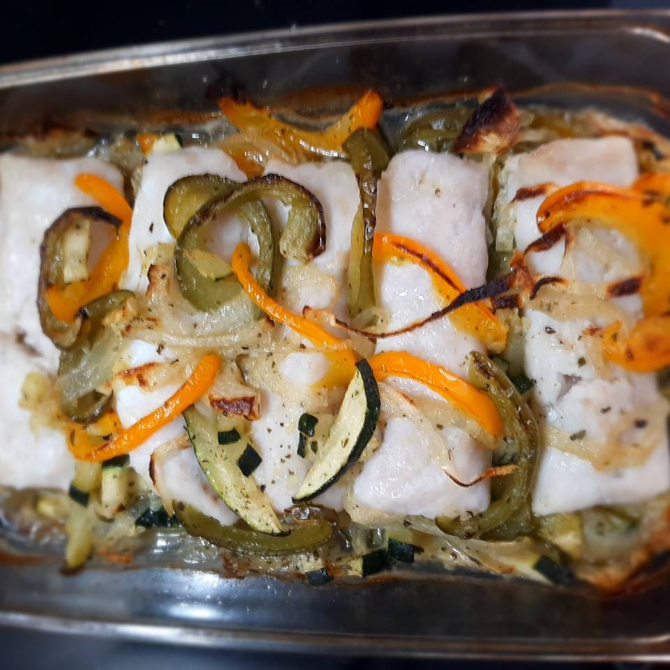 Merluza al horno con verduras Merluza al horno con verduras
