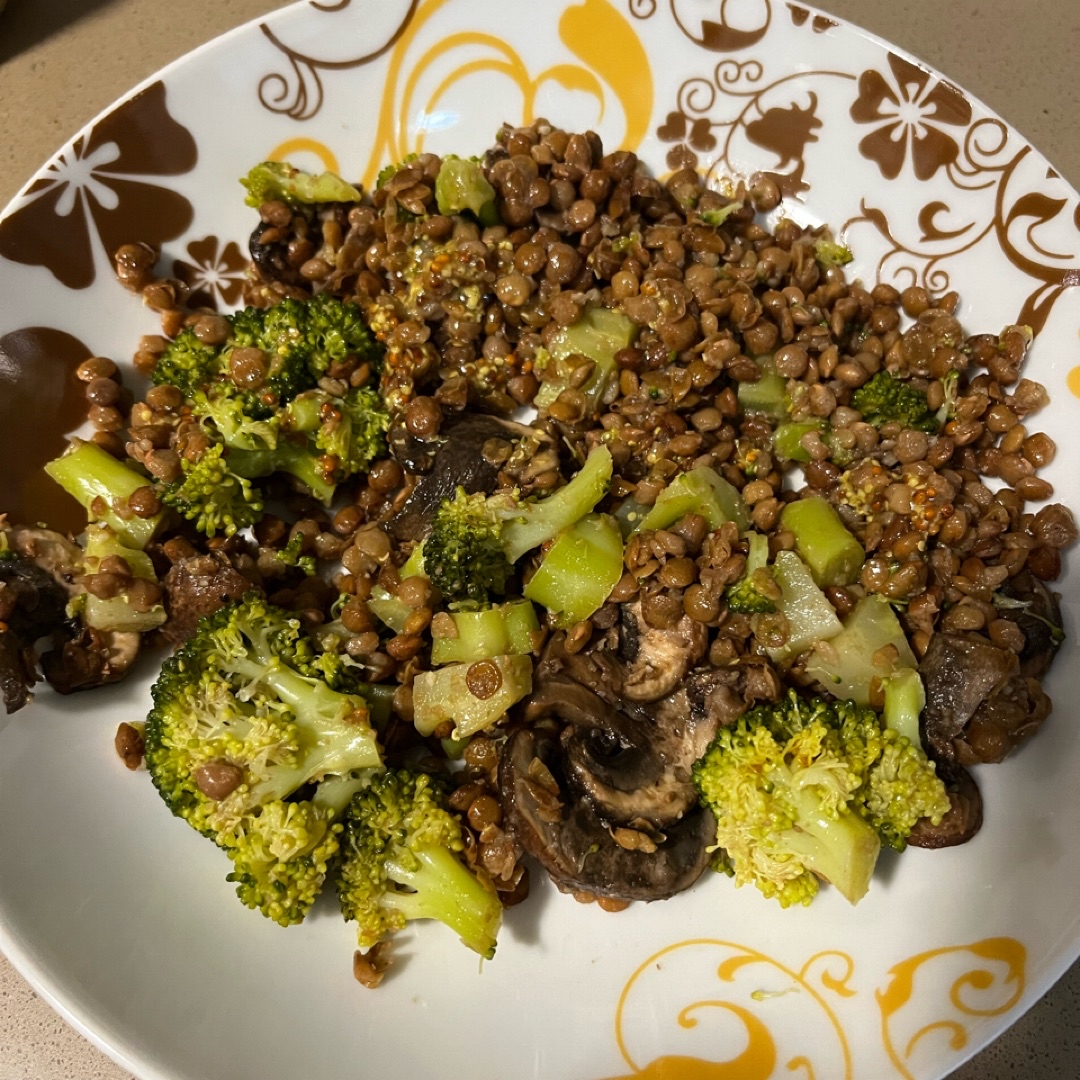 Lentejas con brócoli y champiñones 