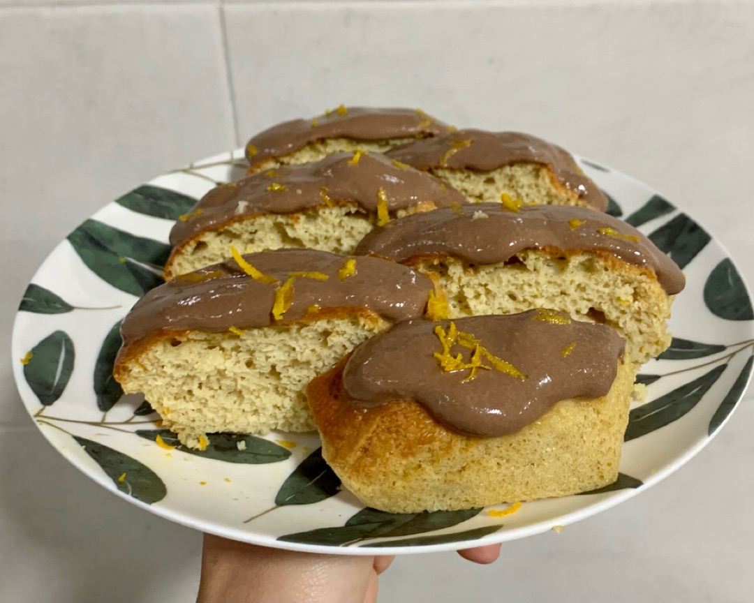 Bizcocho de naranja y chocolate Bizcocho de naranja y chocolate