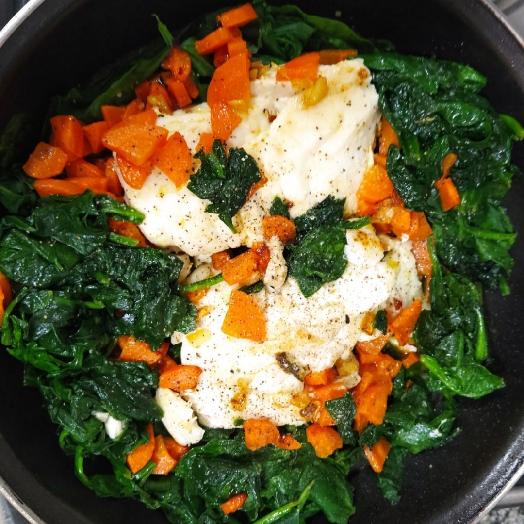 Bacalao con espinacas y garbanzos