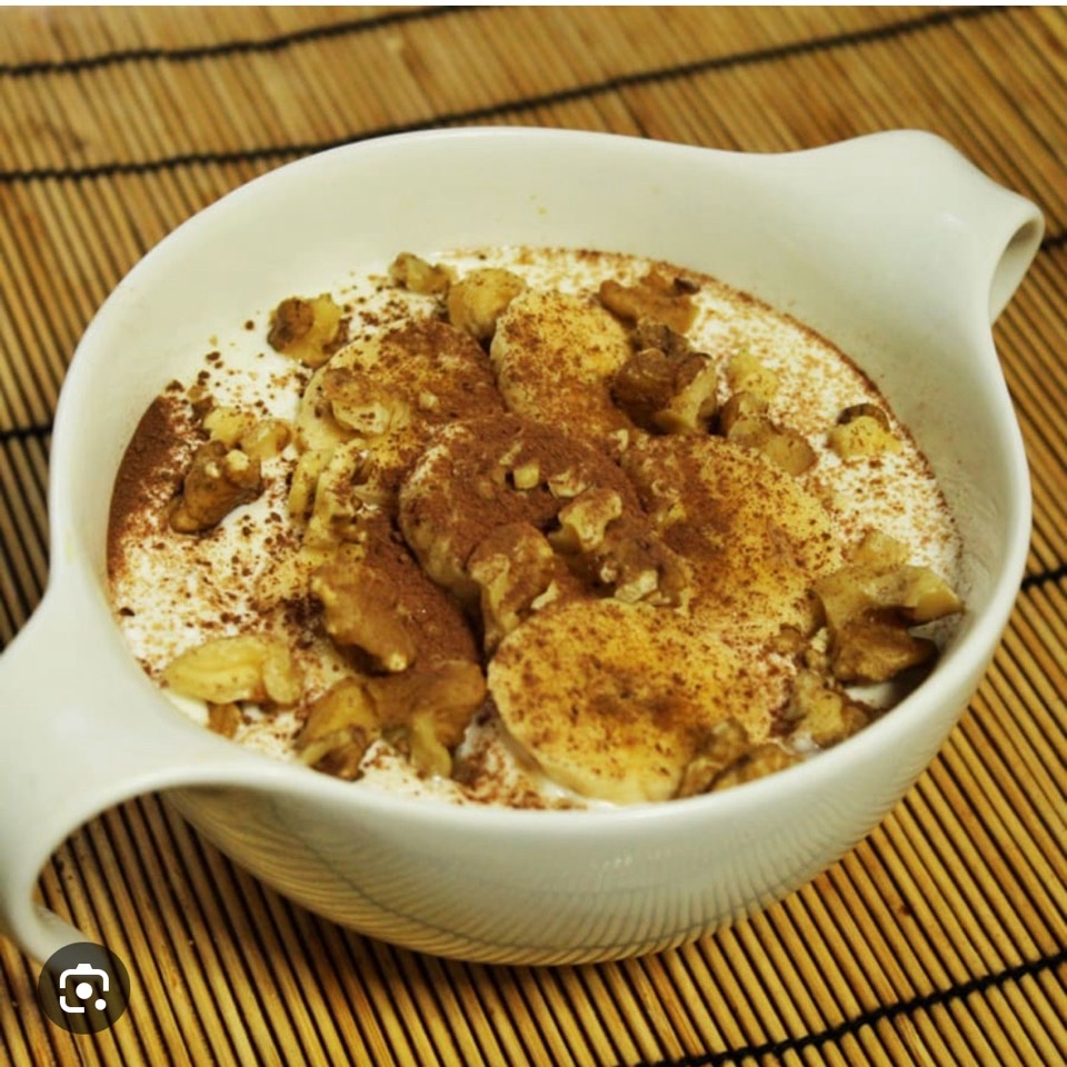 Yogur con platano y cereales Yogur con platano y cereales