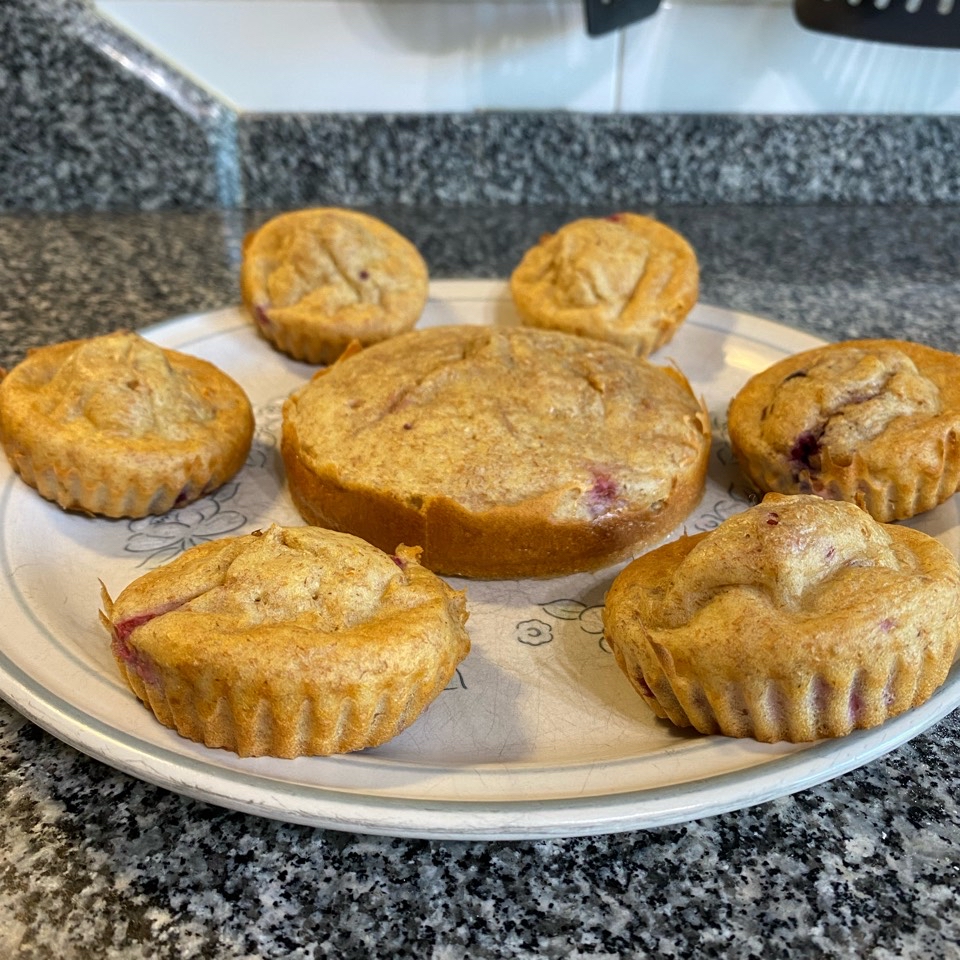 Budín de yogur y frutos rojos