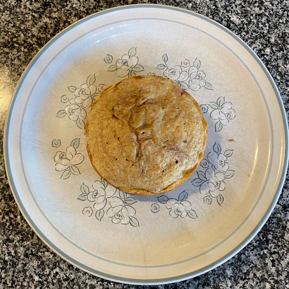 Budín de yogur y frutos rojos